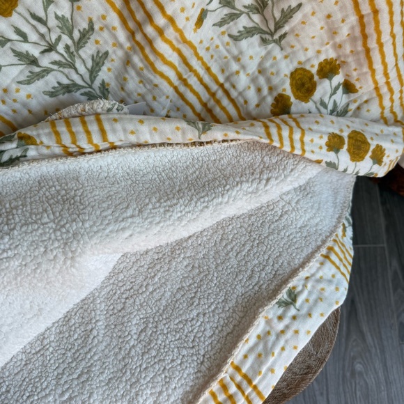Anthropologie gauze cotton Sherpa floral printed throw blanket - Picture 4 of 6
